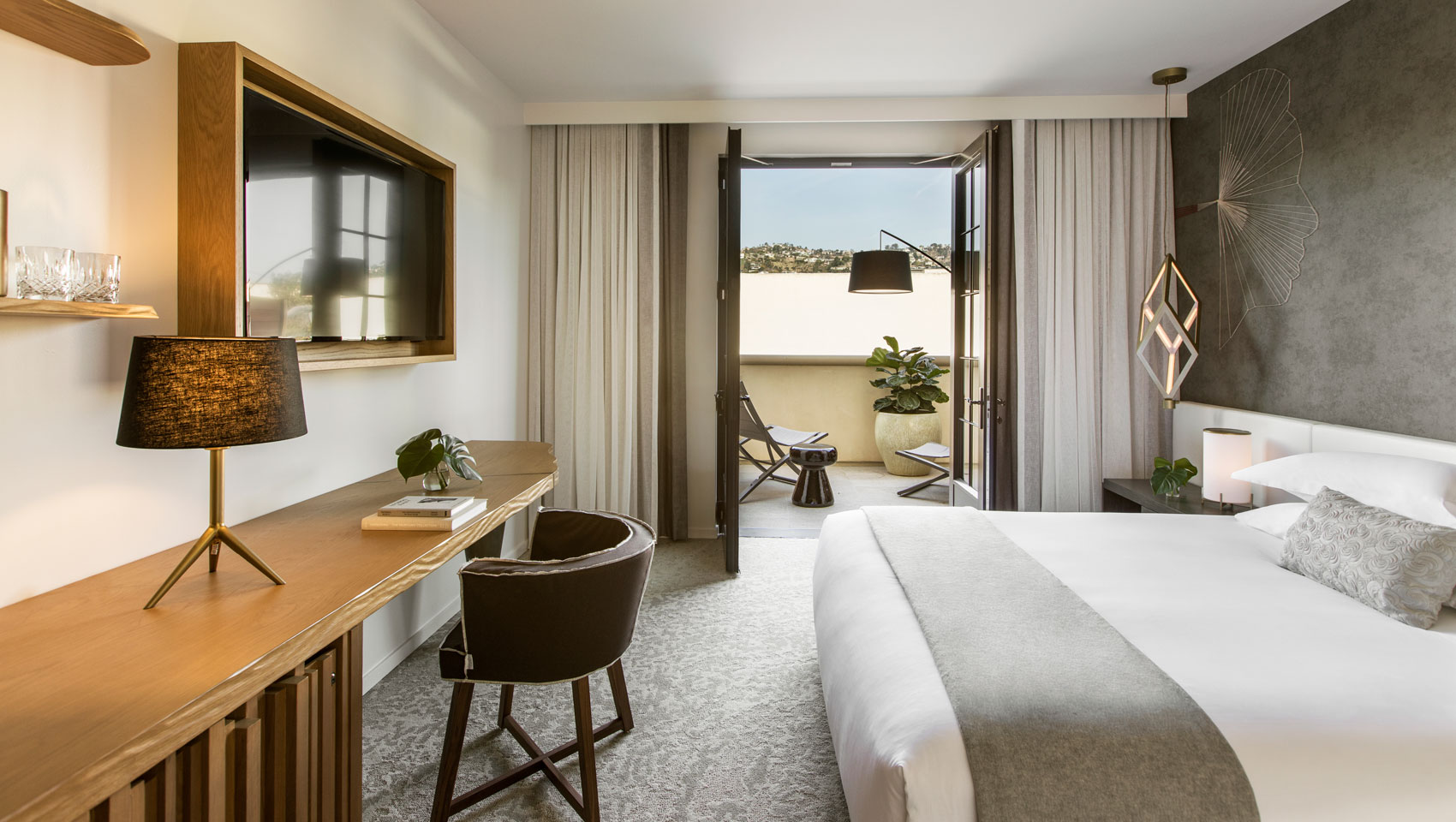 kimpton los angeles la peer hotel terrace guestroom