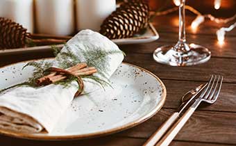 Holiday place setting