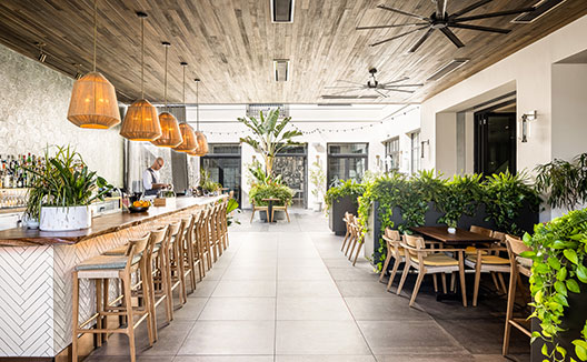 Courtyard Lounge and Bar at Kimpton la peer hotel