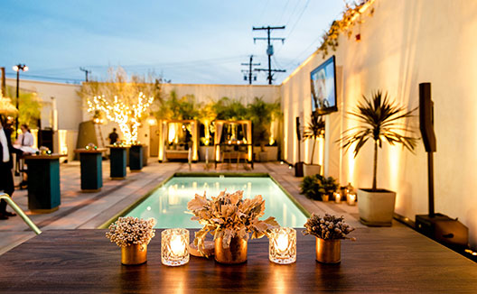 Romantic event set up by the la peer pool